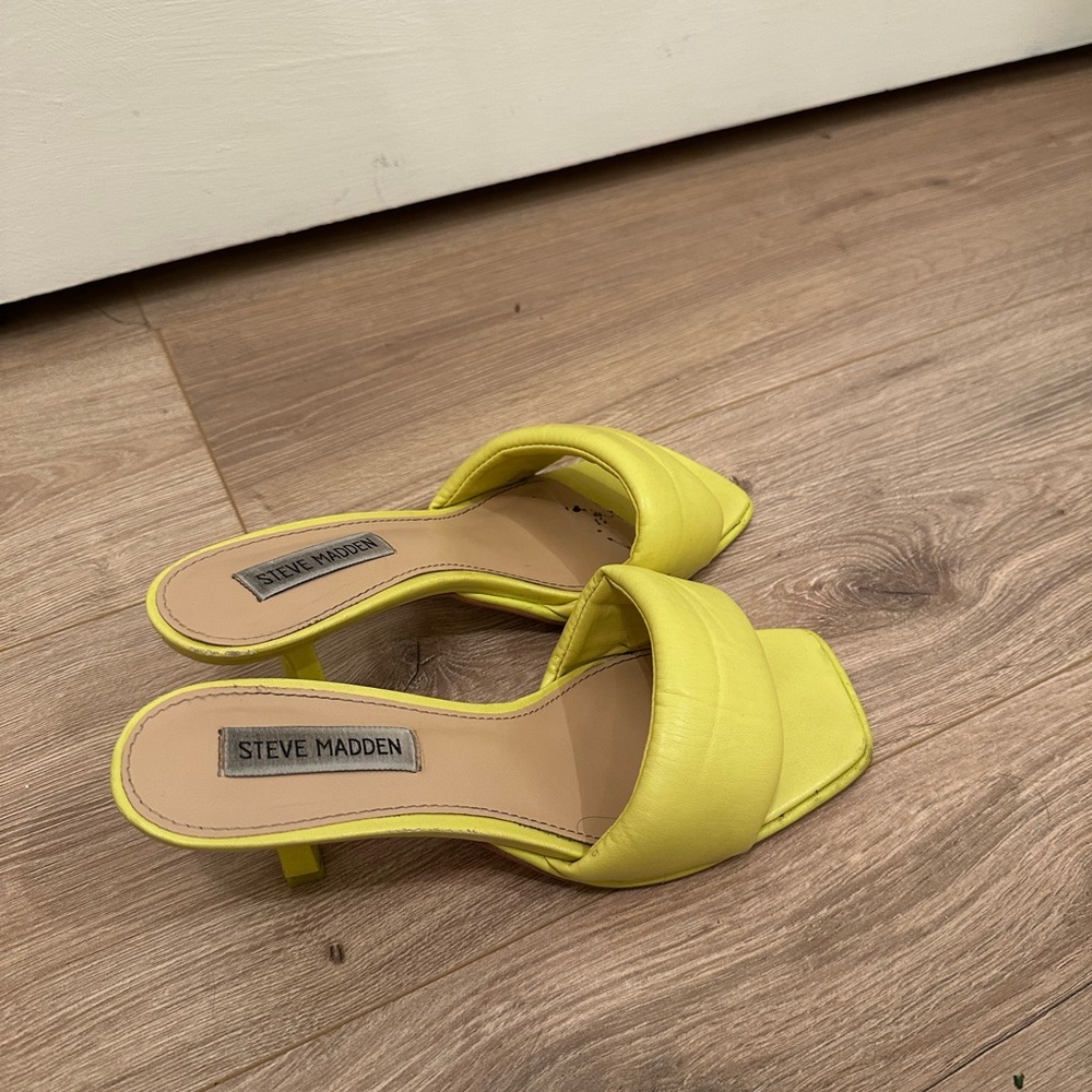 Heels - Picture 4 of 4